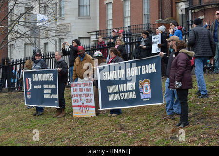 Boston, Massachusetts, USA. 21. Januar 2017. An der Boston Frauen März ab Boston Common mehr als 175.000 Demonstranten auf die Straße nach der Amtseinführung des neuen Präsidenten der Vereinigten Staaten gegen Donald Trumps Kommentare über Frauen gegangen und vieles mehr. Bildnachweis: Kenneth Martin/ZUMA Draht/Alamy Live-Nachrichten Stockfoto