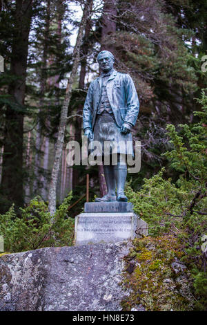 Statue von John Brown, Wildhüter und Tarnanzügen durch Königin Victoria im Balmoral Castle in der Nähe von Ballater, Aberdeenshire, Schottland, Großbritannien Stockfoto