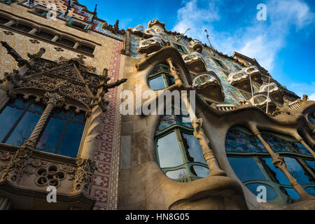 Spanien, Katatonie, Barcelona, Casa Batlló am Passeig de Gràcia, im Jahre 1904 von Antoni Gaudi neu gestaltet Stockfoto