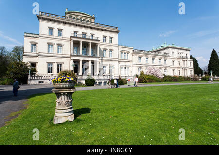 Essen, Deutschland - 4. April 2009: Villa Hügel ist ein Herrenhaus, die gehörte zu der Familie der Industriellenfamilie Krupp und wurde als Residenz während 1873 gebaut Stockfoto