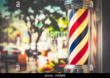 Regen sammeln auf dem Barber Shop Pol auf Insel Barbiere in Coronado, Kalifornien. Stockfoto