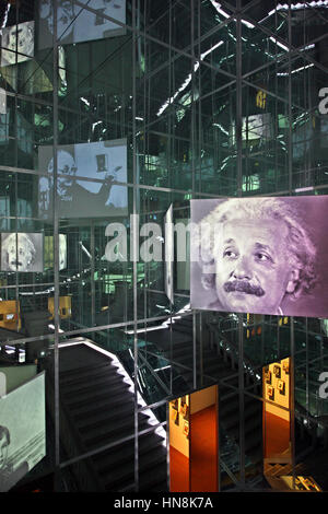 Das Treppenhaus das Einstein Museum in Bern Historical Museum ("Bernisches Historisches Museum"), Bern, Schweiz. Stockfoto