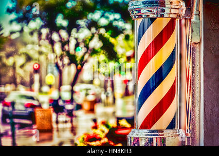 Regen sammeln auf dem Barber Shop Pol auf Insel Barbiere in Coronado, Kalifornien. Stockfoto