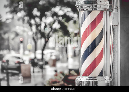 Regen sammeln auf dem Barber Shop Pol auf Insel Barbiere in Coronado, Kalifornien. Stockfoto