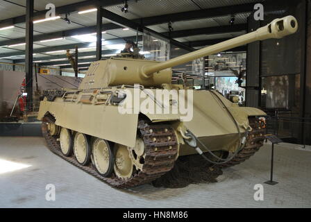 Panther Ausf. G 222 Tank auf statische Anzeige im niederländischen nationalen Kriegs- und Widerstandsmuseum Overloon, Holland. Stockfoto