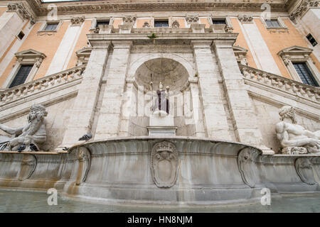 Rom, Italien - eines der Kapitolinischen Museen auf der Piazza del Campidoglio an der Spitze, wenn das Capitoline Hügel in Rom. Stockfoto