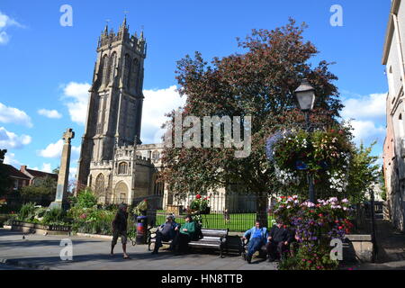 Kirche des Hl. Johannes des Täufers, High Street, Glastonbury, Somerset, Großbritannien Stockfoto