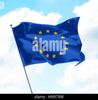 Flagge der Europäischen Union in den Himmel erhoben Stockfoto