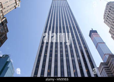 New York, USA - 20. September 2014: Apple Gebäude sieht man an einem sonnigen Tag, 5th Avenue in Manhattan, New York, USA Stockfoto