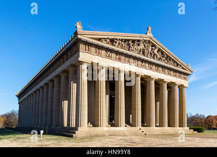 Nashville Parthenon. Parthenon im Centennial Park, Nashville, Tennessee, USA. Der Parthenon wurde 1897 für die Tennessee Centennial Exposition gebaut. Stockfoto