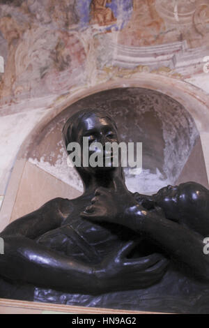 Kunst im öffentlichen Raum Schätze aufbewahrt, in dem mittelalterlichen Dorf von Avigliana (Turin) Stockfoto