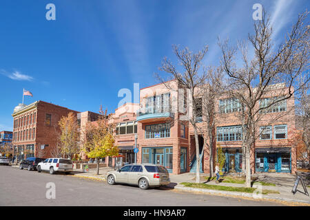 Aspen, USA - 20. November 2016: City downtown im Herbst. Aspen ist eines der bekanntesten Skigebiete der Welt. Stockfoto