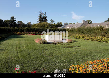 Das Grab von Franklin & seiner Frau Eleanor Roosevelt auf seinem Anwesen Fomer, Springwood, im Hyde Park, New York, United States. Stockfoto