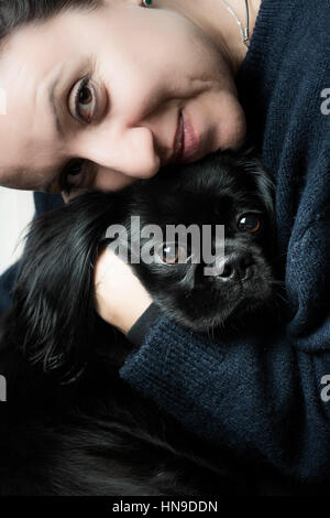 Frau Knuddel ihr Stammbaum Hund Stockfoto