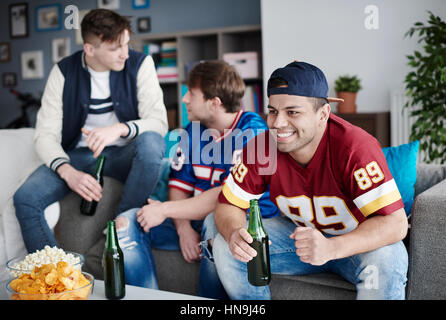 Nahaufnahme von drei fröhlichen Jungs Stockfoto