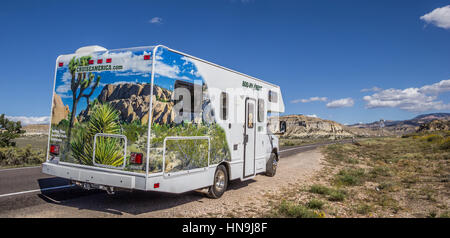 Wohnmobil auf Highway 12 in Utah, USA Stockfoto