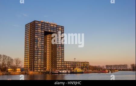 Mehrfamilienhaus-Tasman-Turm in Groningen, Niederlande Stockfoto