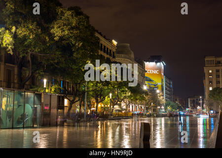 Placa De La Seu Platz vor der Kathedrale in der Nacht. Barcelona, Spanien Stockfoto