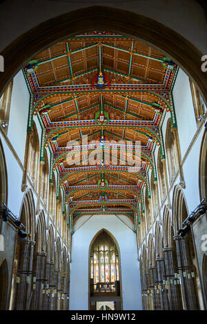 15. Jahrhundert gotische Holz gemalte Engel Dach, restauriert im Jahre 1963 von der Kirche von St. Cuthbert, Wells, Somerset, England Stockfoto