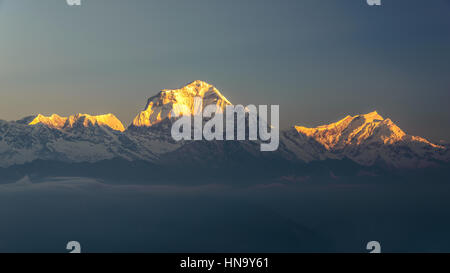 Annapurna-Gebirge bei Sonnenaufgang, Blick vom Poonhill, Nepal Stockfoto