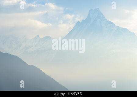 Mount Machhapuchchhre in den Morgenstunden (Peak 7000m), Nepal Stockfoto