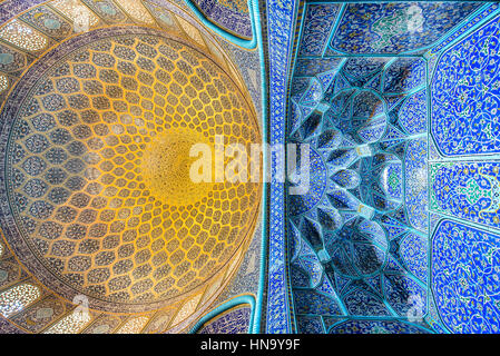 ISFAHAN, IRAN – 29. August 2016: Innendecke Sheikh Lotfollah-Moschee. Die Moschee und das Naqsh-e Jahan Quadrat sind eines UNESCO Weltkulturerbe Stockfoto