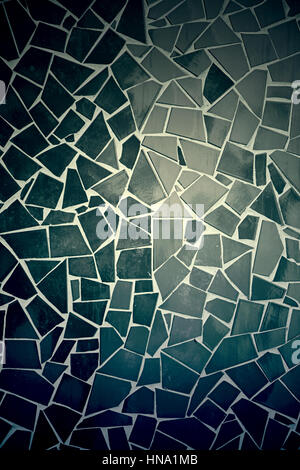 Grünen Fliesen Mosaik, Ausschnitt aus einer Wand dekoriert in der Stadt, abstrakte Kunst-Hintergrund Stockfoto