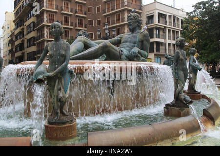 La Fuente del Turía, Wasser-Brunnen und Statuen Gedenken des Turia Fluss, Plaza De La Virgen, Stadtzentrum von Valencia, Spanien Stockfoto