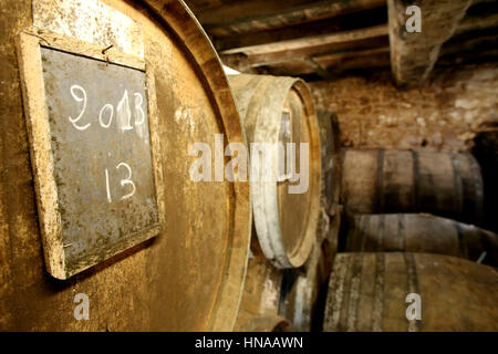 Birne Cidre und Calvados hergestellt von Frédéric Pacory im Département Orne (2015/02/03) Stockfoto