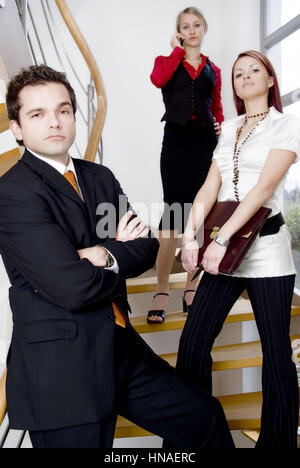 Drei Junge Geschaeftsleute - drei junge Geschäftsleute Stockfoto
