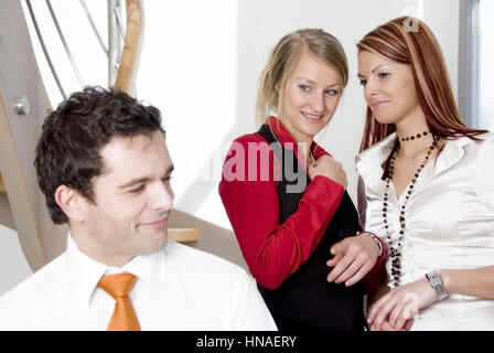 Symbolbild Mobbing bin Arbeitsplatz - symbolisch für mobbing am Arbeitsplatz Stockfoto