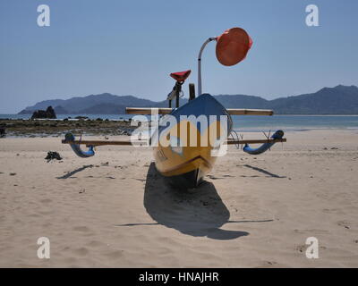 Indonesien, Ost-Java, Banyuwangi, Pulau Merah Strand. Stockfoto