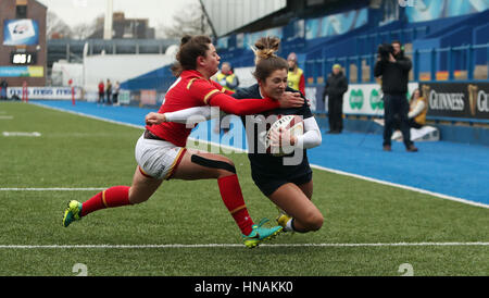 Michaela Staniford Partituren ein Versuch für England während der RBS Frauen 6 match Nationen bei Cardiff Arms Park. Stockfoto