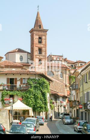 Rivoli, Italien - 16. Juli 2010: Blick auf die Altstadt in Rivoli, Turin, Italien Stockfoto