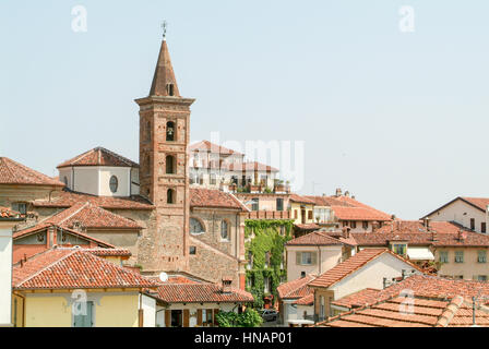Rivoli, Italien - 16. Juli 2010: Blick auf die Altstadt in Rivoli, Turin, Italien Stockfoto