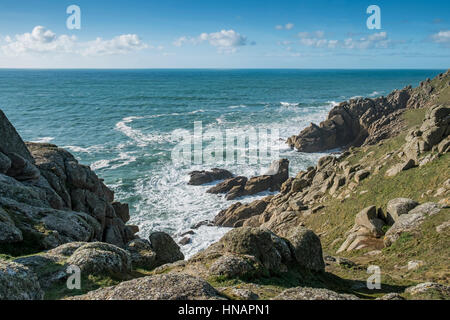 Die zerklüftete Küste an Gwennap Head in Cornwall. Stockfoto