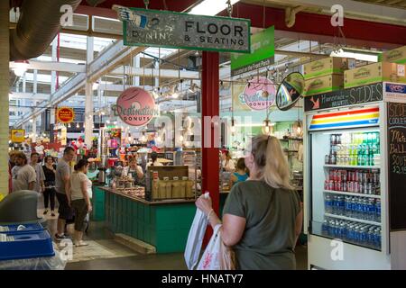 Innere des North Market öffentlichen Markt est. 1876, Columbus, Ohio, USA. Stockfoto