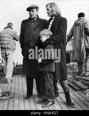 HUMPHREY BOGART STEPHEN BOGART & LAUREN BACALL SCHAUSPIELERIN; SCHAUSPIELER (1955) Stockfoto