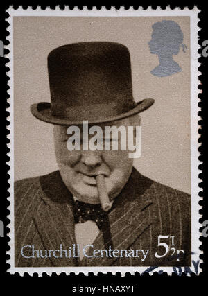 Vereinigtes Königreich - CIRCA 1974: Britische verwendete Briefmarke zeigt Sir Winston Churchill Stockfoto