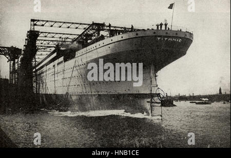 Die Titanic gebaut. Dieses Foto wurde als die Titanic, vertreten und klar sagt, wie viel, aber sehr wahrscheinlich ist es das Schwesterschiff, die RMS Olympic. Die Schiffe wurden oft miteinander verwechselt, aber dieses Foto hätte geändert werden müssen, bevor es vor hundert Jahren veröffentlicht wurde. Stockfoto