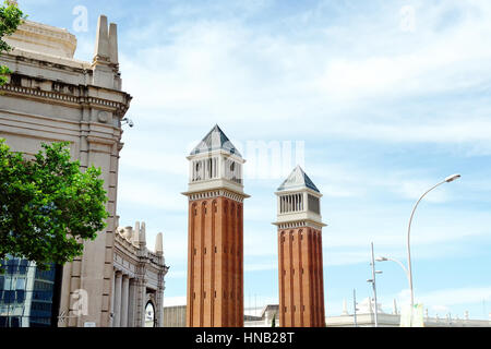 Venezianischen Türme in Plaza de Espana (Platz von Spanien), Barcelona, Spanien Stockfoto