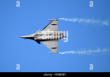 In Flugvorführung der französischen Luftwaffe Rafale Kämpfer in Toulouse Francazal. Stockfoto