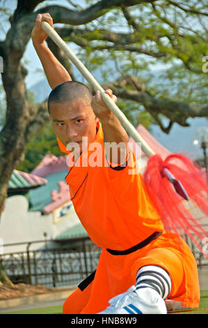 Tai O, Hongkong, 12. Dezember 2006: Kung Fu üben, einem berühmten chinesischen Sport. Stockfoto