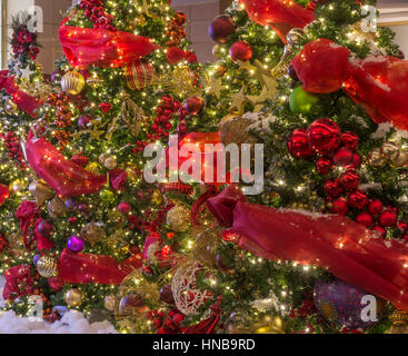 Verzierten Weihnachtsbaum Dekoration Detail Stockfoto