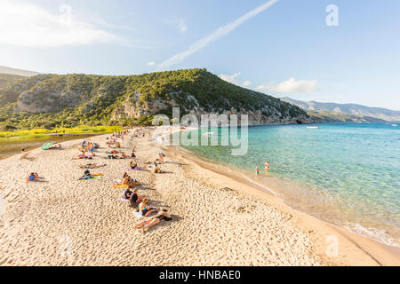 Die charmant Strand von Cala Luna bei Sonnenuntergang, Golf von Orosei, Nuoro, Sardinien, Italien Stockfoto