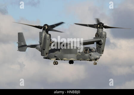 USAF CV-22 Osprey drehen vor der Abreise-Pad an RAF Mildenhall. Stockfoto