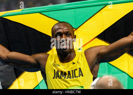 Rio De Janeiro, Brasilien. 18. August 2016. Usain Bolt (JAM) gewinnt die Goldmedaille bei der Herren 200m bei den Olympischen Sommerspielen 2016. © Paul J. Sutton/PCN P Stockfoto