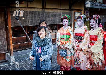 Selfie, Gion Bezirk, Kyoto, Japan. Stockfoto