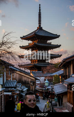 Sanneizaka Straße und Yasaka Pagode, Gion Bezirk, Kyoto, Japan. Stockfoto