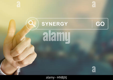 Unternehmen der Hand Synergie klicken Sie auf Suche Toolbar mit Vintage-Stil-Effekt Stockfoto